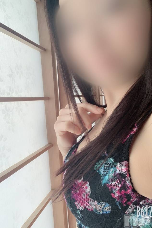 三条デリヘル(ヒトヅマジュンチャン)の2021年6月27日お店速報「休日はいやらしい奥様と濃密なお時間を…」