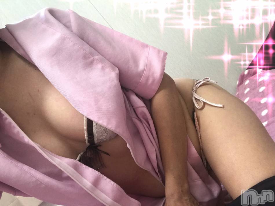 三条デリヘル(ヒトヅマジュンチャン)の2022年7月3日お店速報「いやらしい奥様にたっぷりと癒されましょ」