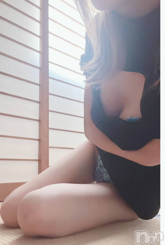 三条デリヘル(ヒトヅマジュンチャン)の2022年12月26日お店速報「エッチな奥様といやらしい年の瀬を…」