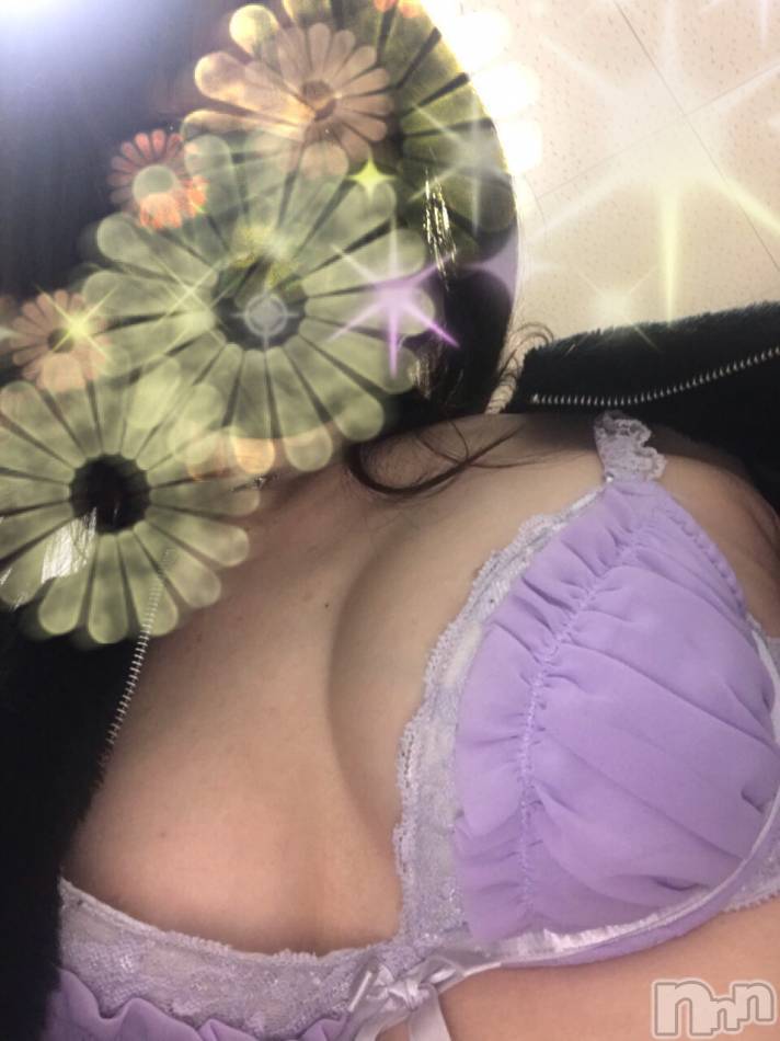 三条デリヘル(ヒトヅマジュンチャン)の2023年1月9日お店速報「エッチなご夫人が今夜もムラムラ///」