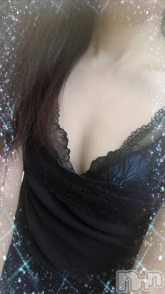 三条デリヘル(ヒトヅマジュンチャン)の2023年2月1日お店速報「今夜も色気奥様とアツい夜を…」