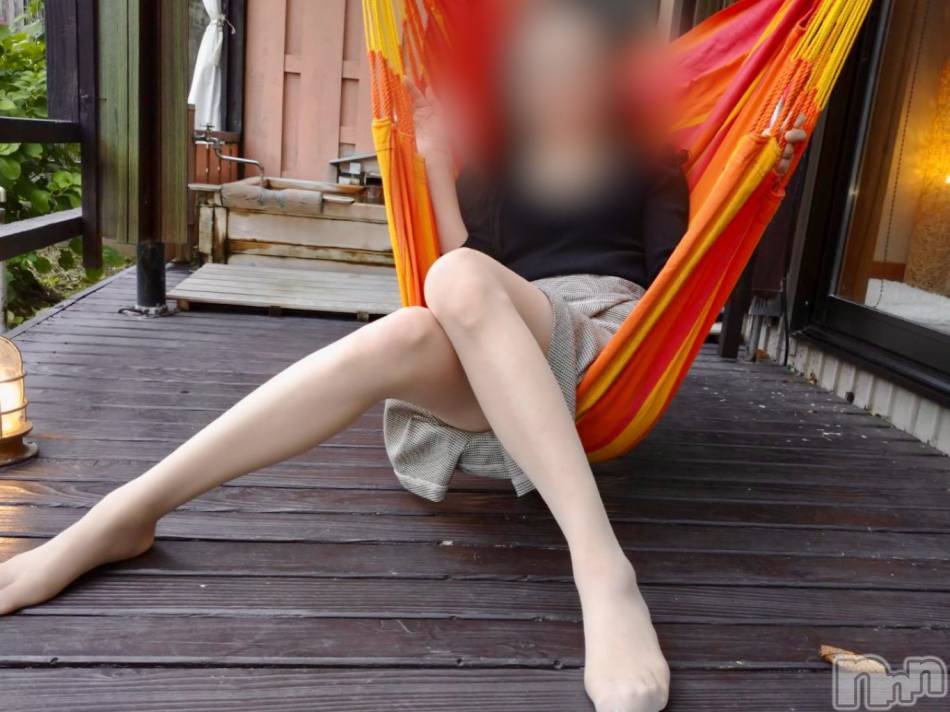 三条デリヘル(ヒトヅマジュンチャン)の2023年11月25日お店速報「スレンダー奥様に癒されましょう✨✨」