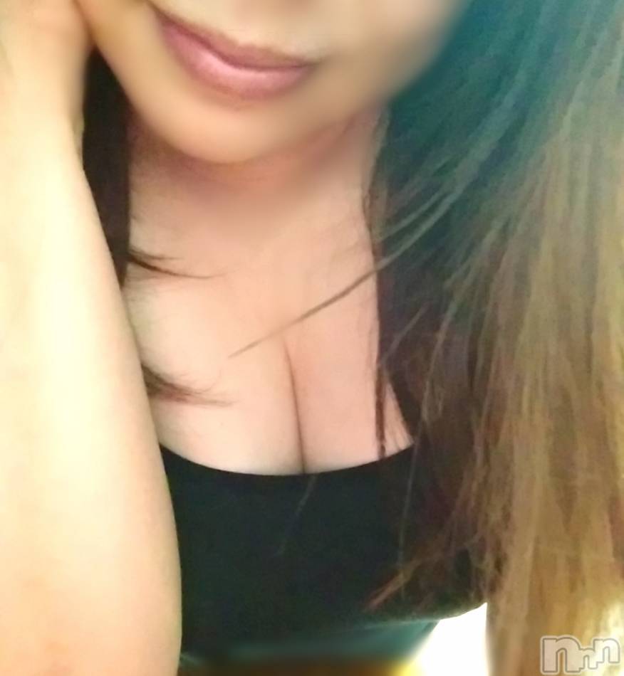 三条デリヘル(ヒトヅマジュンチャン)の2024年1月15日お店速報「色気たっぷり奥様お待ちですよ💗」