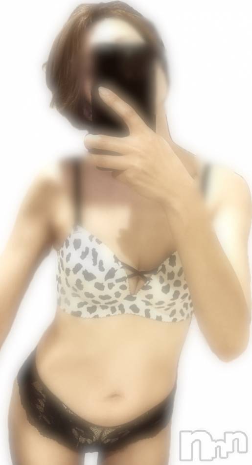 三条デリヘル(ヒトヅマジュンチャン)の2024年1月22日お店速報「人気急上昇中の新人奥様朝一でどうですか」