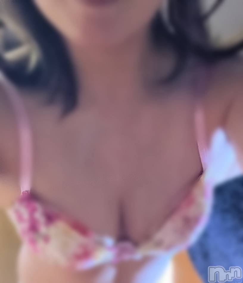 三条デリヘル(ヒトヅマジュンチャン)の2024年2月19日お店速報「AF可能なエロ奥様💗11：30現在空き状況💗」