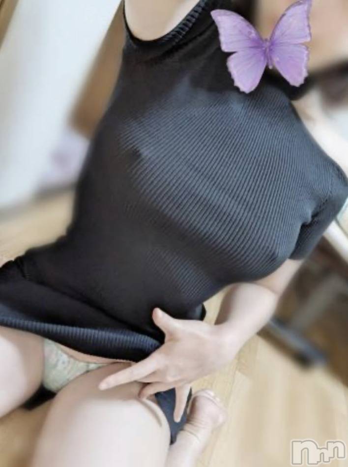 三条デリヘル(ヒトヅマジュンチャン)の2024年10月15日お店速報「人妻の色気をじゅんちゃんでご堪能あれ💓」