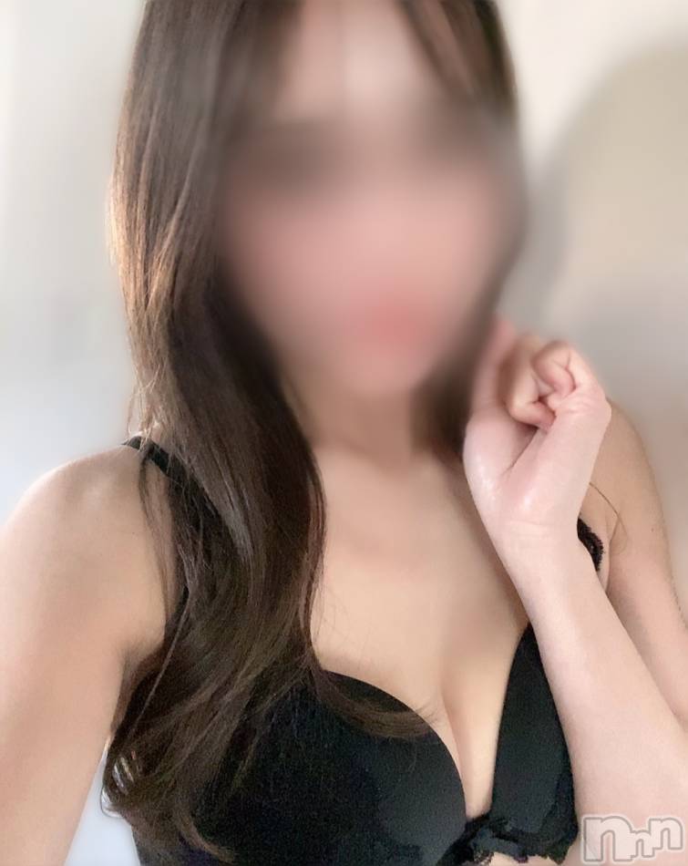 三条デリヘル(ヒトヅマジュンチャン)の2024年12月6日お店速報「人気妻がスタートからご案内可能こんな奇跡中々ない」