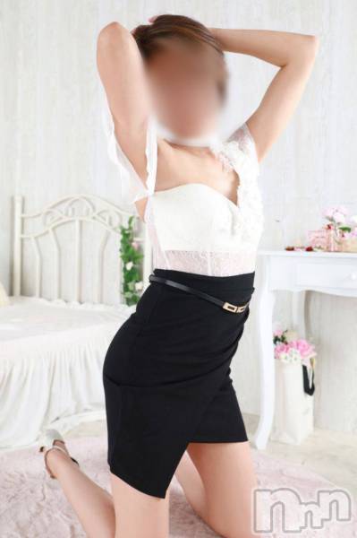 三条デリヘル(ヒトヅマジュンチャン)の2025年5月3日お店速報「スレンダー//巨乳//小柄//エッチな奥様方がお待ちです//」
