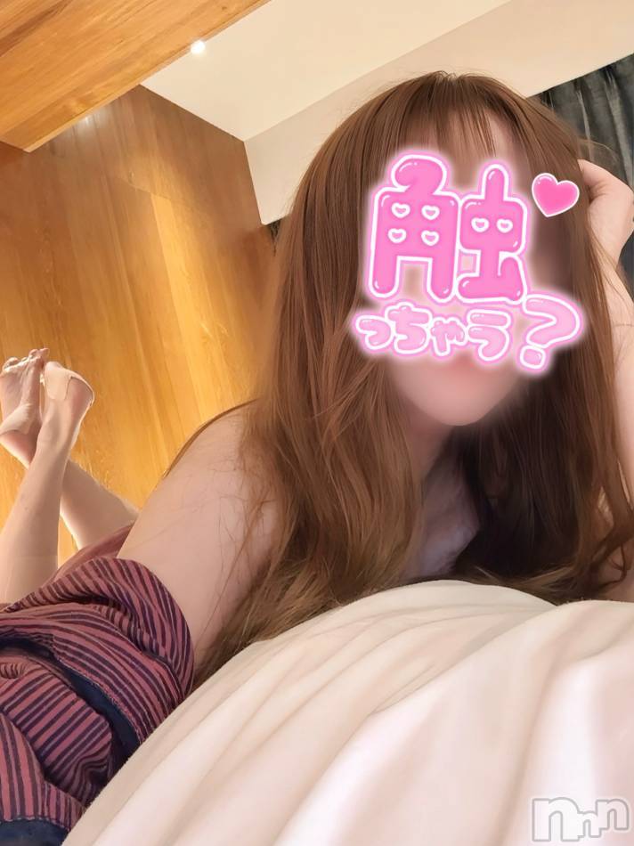 三条デリヘル(ヒトヅマジュンチャン)の2025年6月22日お店速報「タイミング合えば3Ｐも行けちゃうエロ妻大集合」