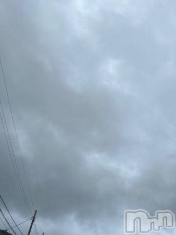 新潟デリヘル五十路マダム新潟店(カサブランカグループ)(イソジマダムニイガタテン) 夏目みな(51)の7月23日写メブログ「どんより」