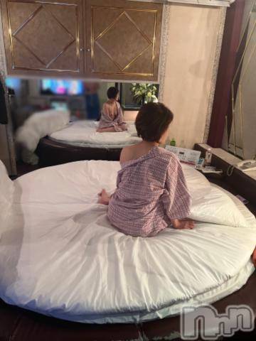 新潟デリヘル五十路マダム新潟店(カサブランカグループ)(イソジマダムニイガタテン) 夏目みな(51)の1月4日写メブログ「こんな時間に」