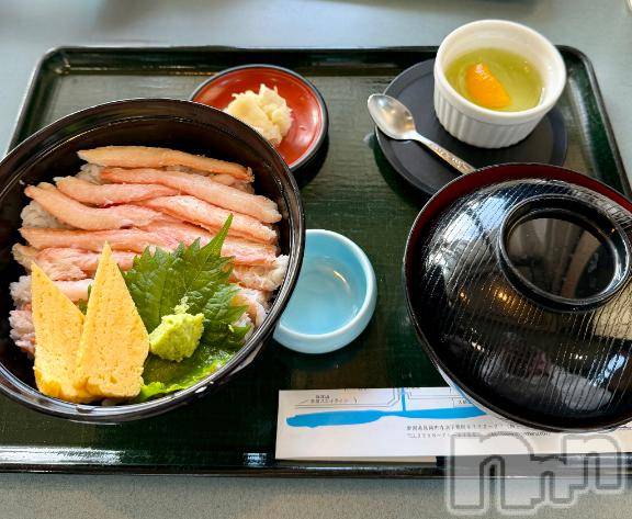 新潟デリヘル五十路マダム新潟店(カサブランカグループ)(イソジマダムニイガタテン) 夏目みな(51)の11月27日写メブログ「カニ」