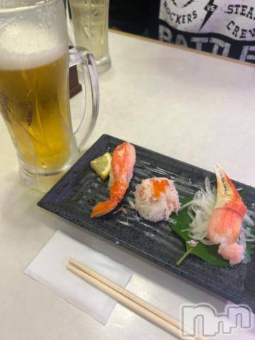 新潟デリヘル五十路マダム新潟店(カサブランカグループ)(イソジマダムニイガタテン)夏目みな(51)の2024年8月21日写メブログ「カニカニカニ♪」