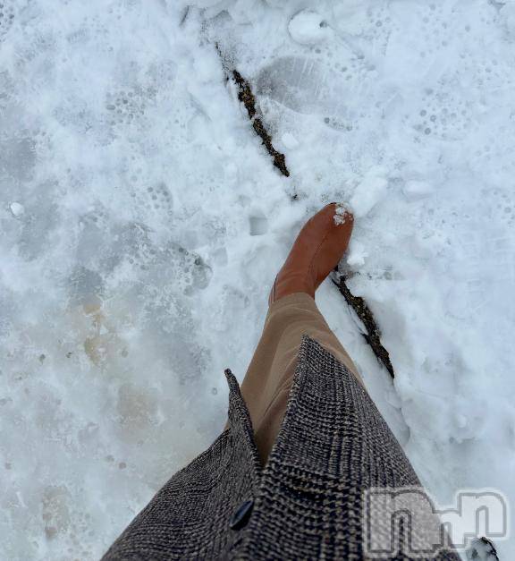 新潟デリヘル五十路マダム新潟店(カサブランカグループ)(イソジマダムニイガタテン)夏目みな(51)の2026年2月2日写メブログ「雪かき」