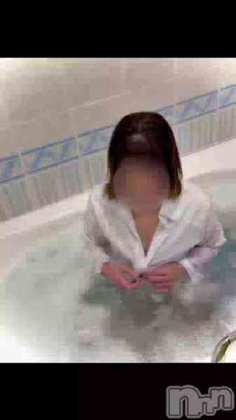 夏目みなの動画 透けてるけど