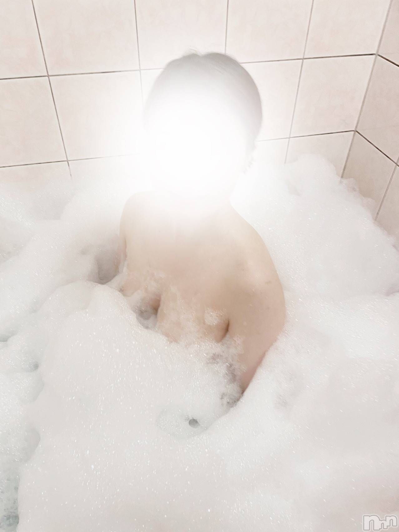 上越デリヘルらぶらぶ　地域密着!!地元新潟女性と会える店(ラブラブ)えみか★高リピ人気嬢(25)の2023年8月3日写メブログ「土曜日15時～🥰」