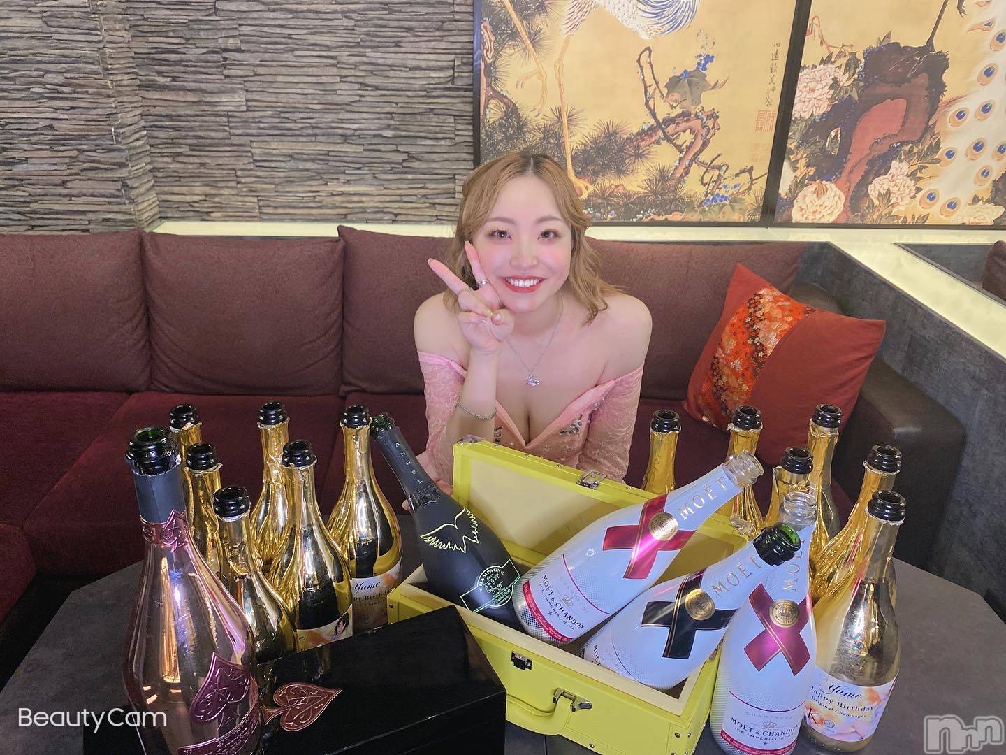 ܱХ顦K-LOUNGE(饦) 2022ǯ126̥֥֤ϤޤƤǤ✌🏻