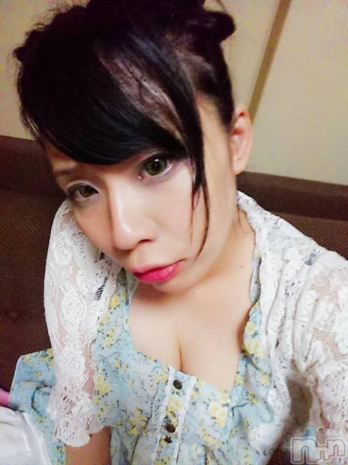 上越人妻デリヘル(ラブツマ)の2016年12月3日お店速報「愛妻奥様レア出勤中♪」
