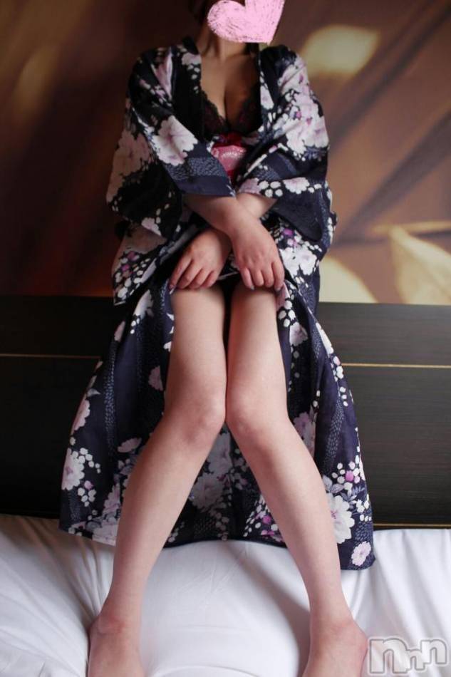 上越人妻デリヘル(ラブツマ)の2017年8月4日お店速報「エッチな彼女と暑い夜・・。」