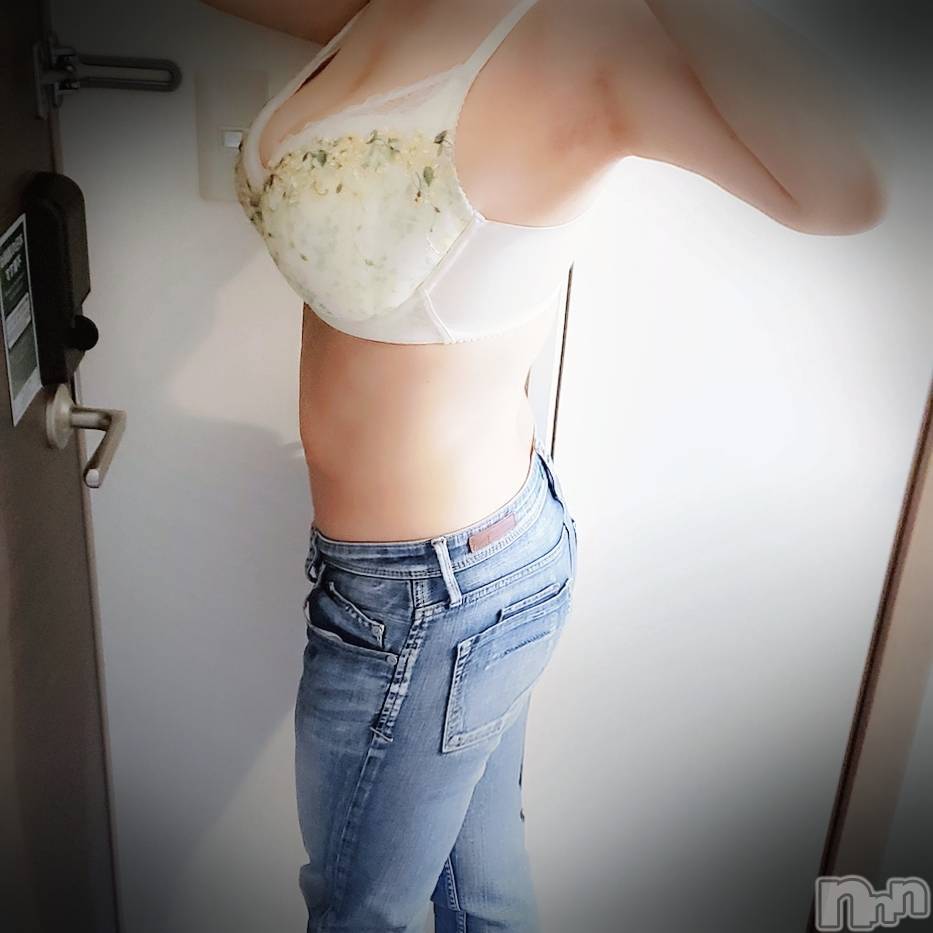 上越人妻デリヘル(ラブツマ)の2019年5月20日お店速報「昼から奥様とぬくぬくしませんか??」