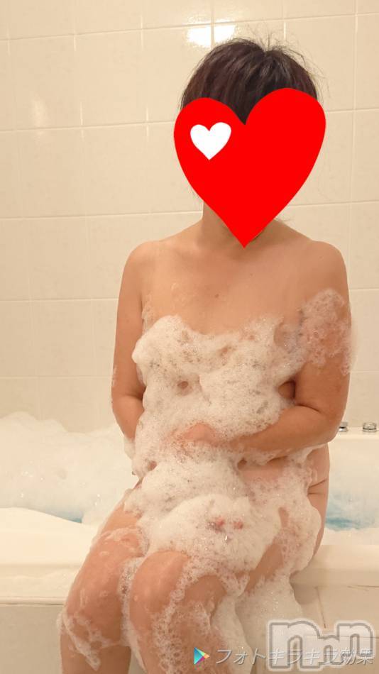 上越人妻デリヘル(ラブツマ)の2021年10月14日お店速報「今日は🔥ホット🔥な夜にしませんか！？」