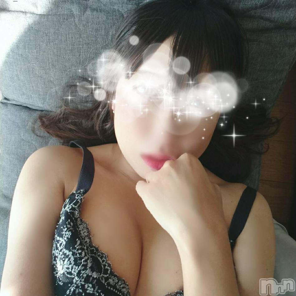 上越人妻デリヘル(ラブツマ)の2022年10月23日お店速報「極上奥様勢揃い❣たっぷりご奉仕致します♡」