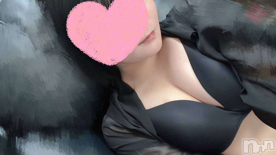 上越デリヘル(ラブツマ)の2023年10月9日お店速報「上越妻の色気半端ないです！！！今が旬です」