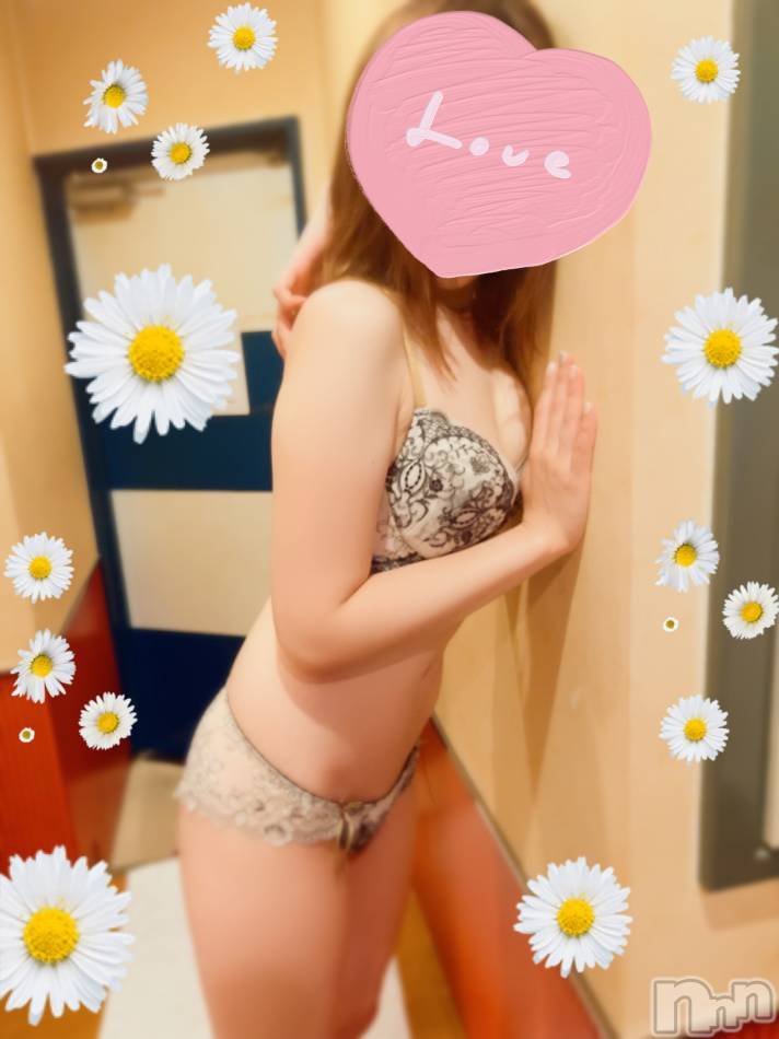 上越デリヘル(ラブツマ)の2023年10月15日お店速報「お得情報アリ！！見なきゃ損👀💕最新ご案内情報　17：30～！！」