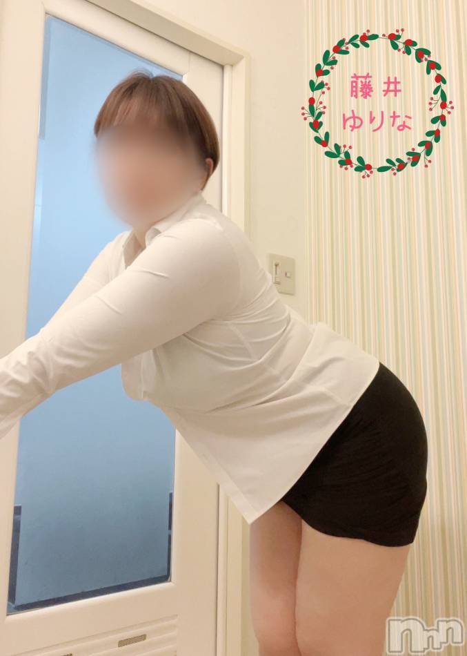 上越人妻デリヘル(ラブツマ)の2024年12月7日お店速報「22:10現在！超絶濃厚フェラな奥様います💜///」