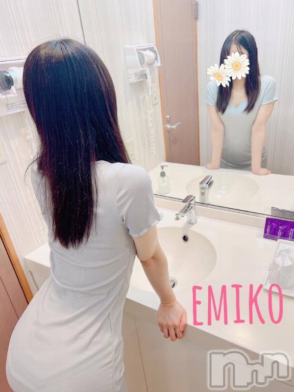 長野風俗エステsalon Ajna(サロンアジュナ) 鈴原 えみこ(22)の9月7日写メブログ「鏡越しに後ろから…🎀ིྀ」