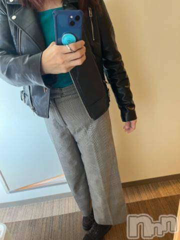 新潟人妻デリヘル熟女の風俗 最終章(ジュクジョノフウゾクサイシュウショウ)えみ(35)の2022年11月3日写メブログ「今空いたよん～」