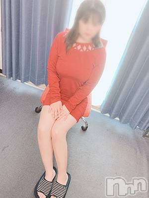 ひなた(40) 身長160cm、スリーサイズB96(G以上).W59.H98。新潟人妻デリヘル 熟女の風俗 最終章(ジュクジョノフウゾクサイシュウショウ)在籍。