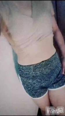 쥢