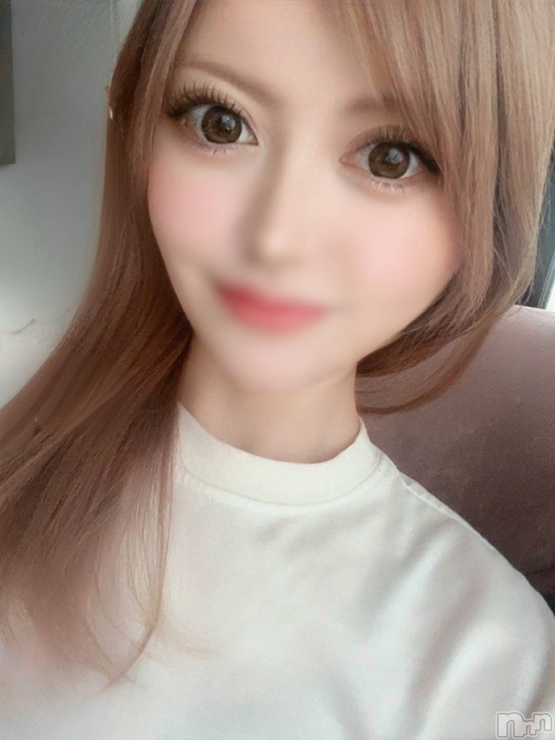 夏妃さゆり