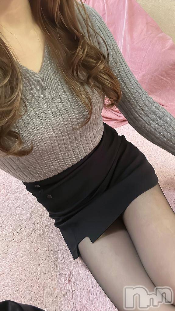 新潟人妻デリヘル人妻不倫処　桃屋　新潟店(ヒトヅマフリンドコロモモヤ)りこ・従順無垢(38)の2025年2月12日写メブログ「出勤しました♬.*ﾟ」