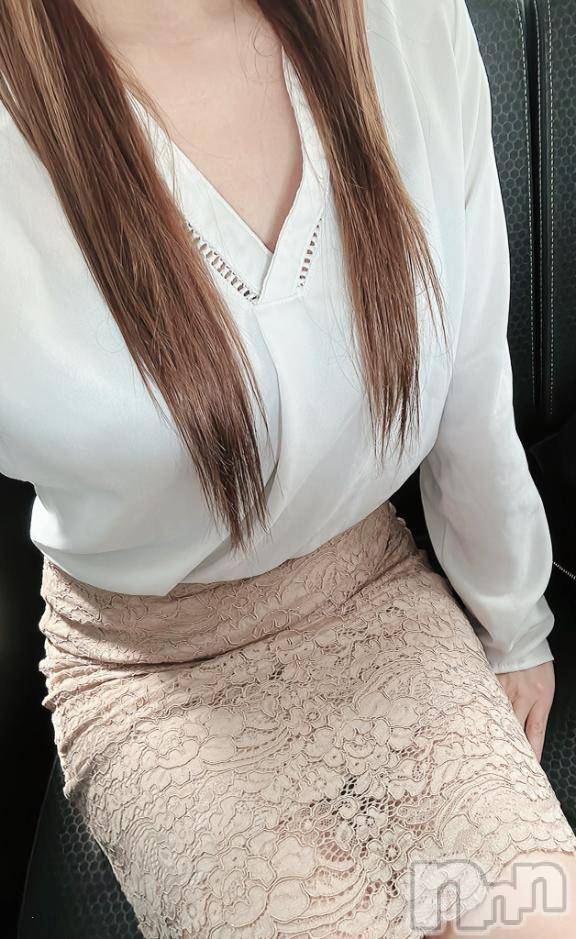 新潟人妻デリヘル人妻不倫処　桃屋　新潟店(ヒトヅマフリンドコロモモヤ)りこ・従順無垢(38)の2025年4月18日写メブログ「出勤しました♬.*ﾟ」