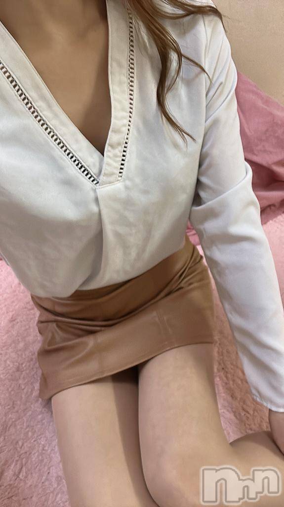 新潟人妻デリヘル人妻不倫処　桃屋　新潟店(ヒトヅマフリンドコロモモヤ)りこ・従順無垢(38)の2025年5月10日写メブログ「出勤しました♬.*ﾟ」