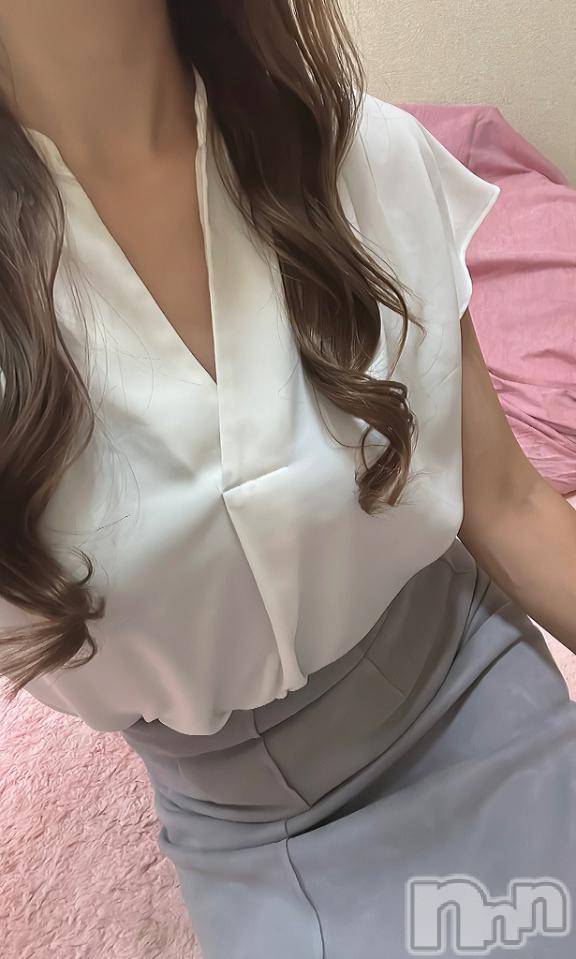 新潟人妻デリヘル人妻不倫処　桃屋　新潟店(ヒトヅマフリンドコロモモヤ)りこ・従順無垢(38)の2025年8月12日写メブログ「出勤しました♬.*ﾟ」