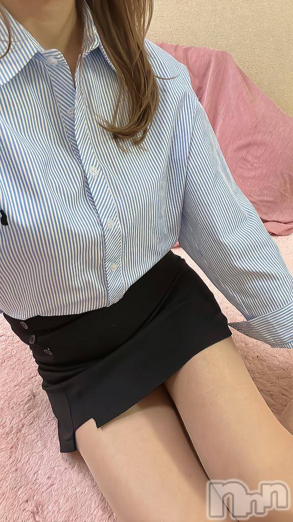 新潟デリヘル人妻不倫処　桃屋　新潟店(ヒトヅマフリンドコロモモヤ)りこ・従順無垢(38)の2025年10月10日写メブログ「出勤しました♬.*ﾟ」