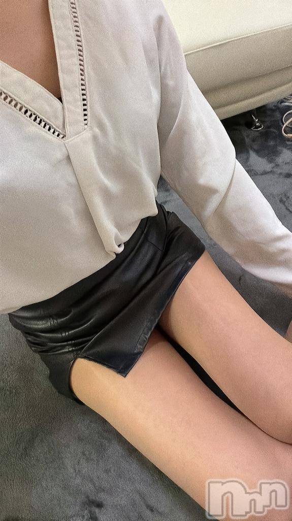 新潟デリヘル人妻不倫処　桃屋　新潟店(ヒトヅマフリンドコロモモヤ)りこ・従順無垢(38)の2026年10月20日写メブログ「出勤しました♬.*ﾟ」