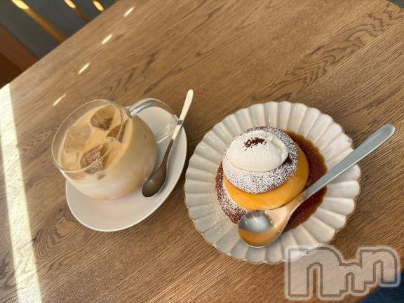 長岡デリヘル純・無垢(ジュンムク) きくの(21)の10月16日写メブログ「出勤してるよ( 📞¨̮ )♥」