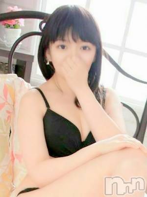ひびき☆小柄なE美乳美女(25) 身長143cm、スリーサイズB85(E).W56.H85。上越デリヘル わちゃわちゃ(ワチャワチャ)在籍。