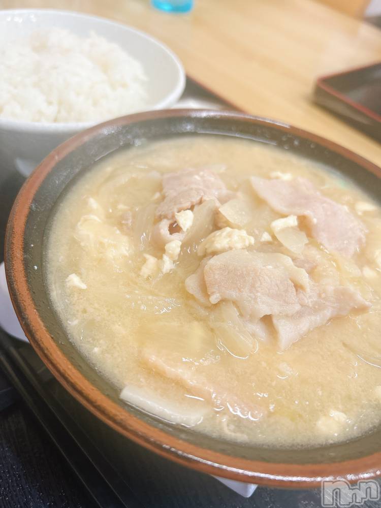 長岡人妻デリヘル長岡人妻市(ナガオカヒトヅマイチ) すずの★濡れすぎ注意★(38)の10月3日写メブログ「こんばんは🐖🐖🐖」