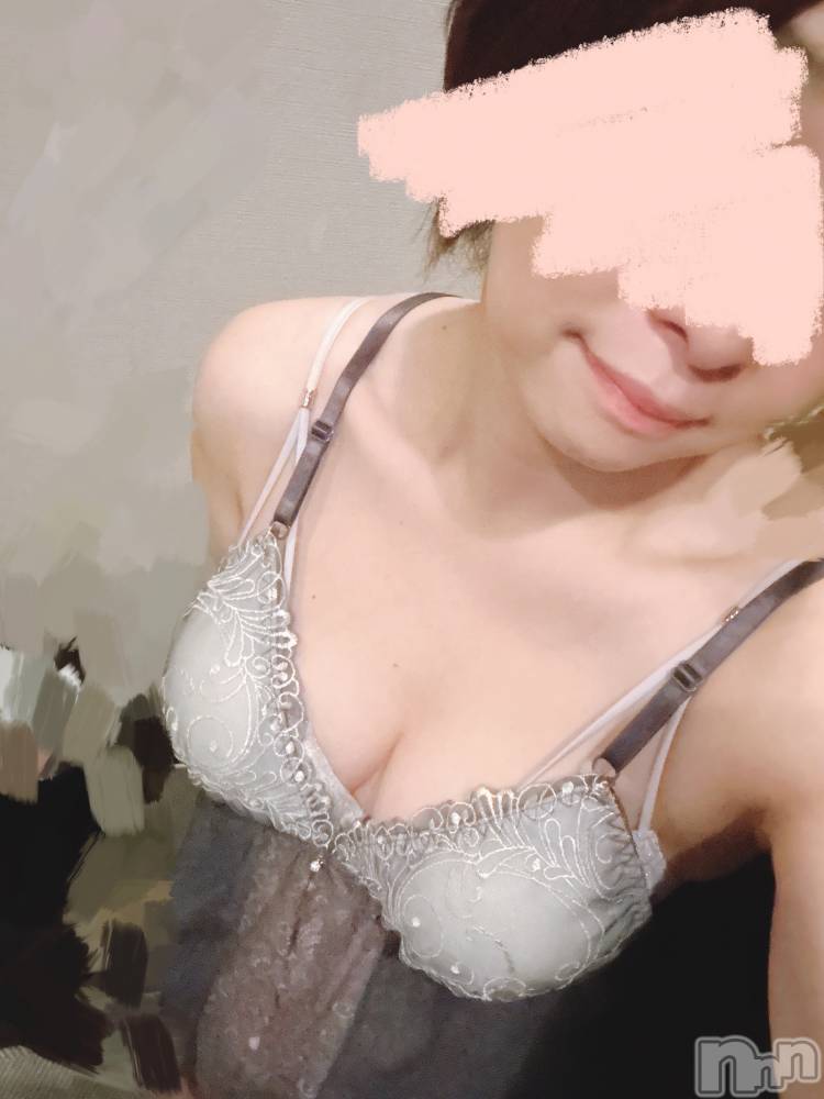 長岡人妻デリヘル長岡人妻市(ナガオカヒトヅマイチ) すずの★濡れすぎ注意★(38)の11月23日写メブログ「こんばんは🌙*ﾟ」