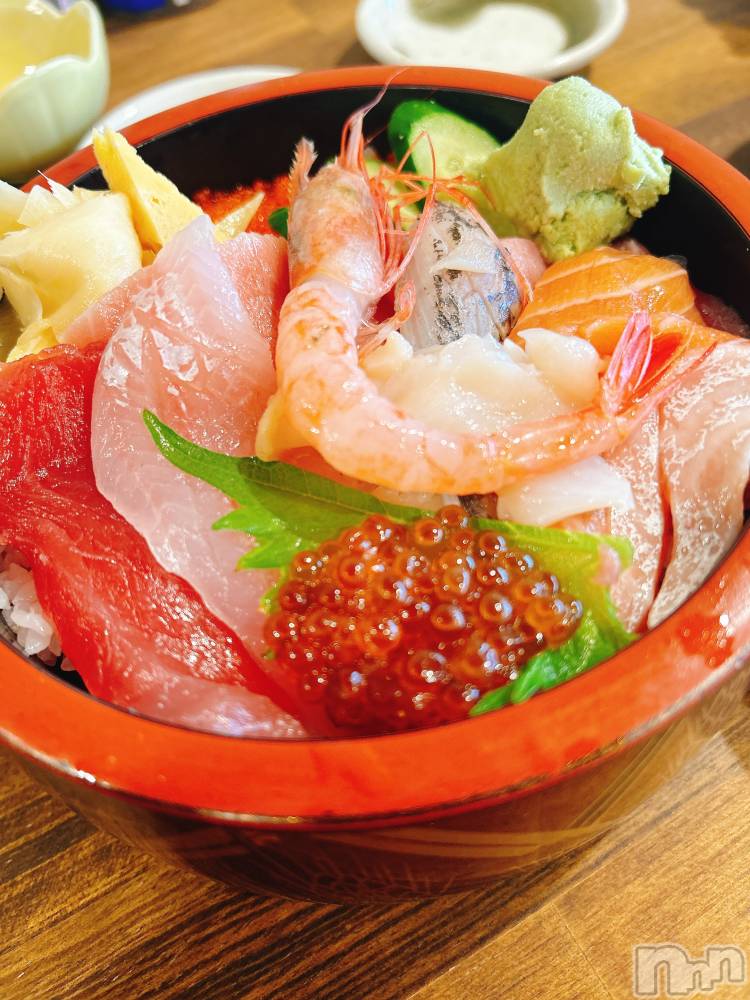 長岡人妻デリヘル長岡人妻市(ナガオカヒトヅマイチ) すずの★濡れすぎ注意★(38)の11月27日写メブログ「あめふりー☔️」