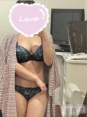 体験るり(18) 身長149cm、スリーサイズB85(E).W58.H86。新潟風俗エステ めんずえすてchou chou(メンズエステシュシュ)在籍。
