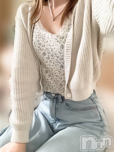 新潟人妻デリヘル(ヒトヅマフリンドコロモモヤ)の2025年6月10日お店速報「本日入店！街ですれ違ったあの美女との再会！はづきさん！60分13200円」
