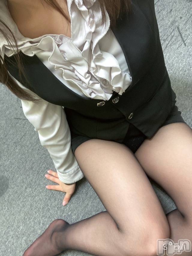 新潟人妻デリヘル癒しのもり(イヤシノモリ)浅井ゆい☆S級奥様(40)の2023年1月1日写メブログ「明けましておめでとうございます🎍」