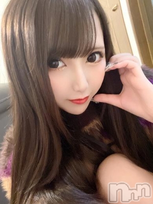 小鳥遊れみ(22) 身長160cm、スリーサイズB88(E).W57.H86。 RICHARD（リシャール）在籍。