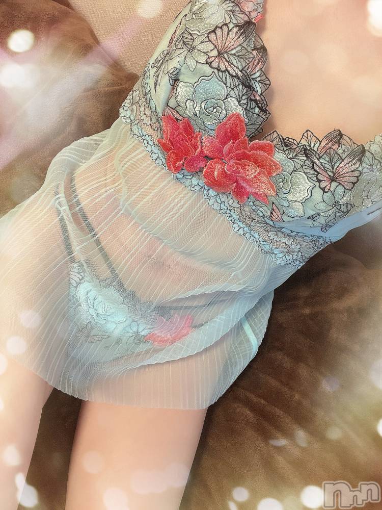 長野人妻デリヘル閨(ネヤ) ななこ(53)の6月30日写メブログ「出勤中です(*´˘`*)♡」